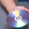 Reparación de un cd con pasta de dientes