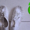 Limpiar zapatos de lona blancos