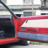 Quitar el panel de una puerta de un coche