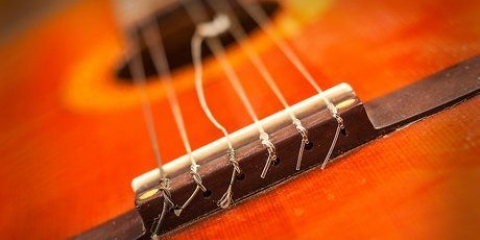 Sustitución de las cuerdas en una guitarra clásica