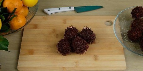 Comiendo un rambutan