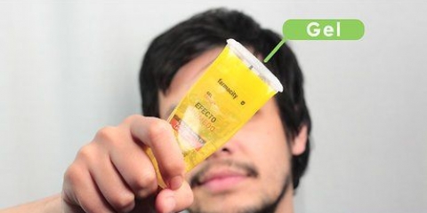 Aplica gel en tu cabello