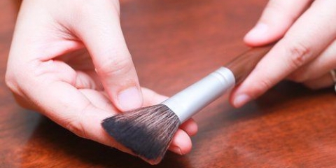 Limpieza de brochas de maquillaje