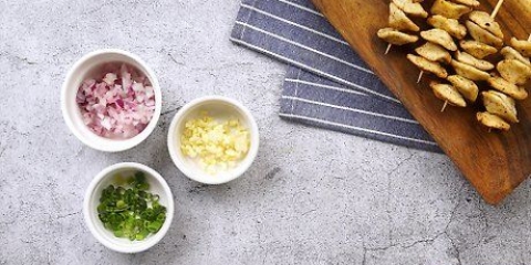 Elaboración de salsa para albóndigas de pescado (street style)