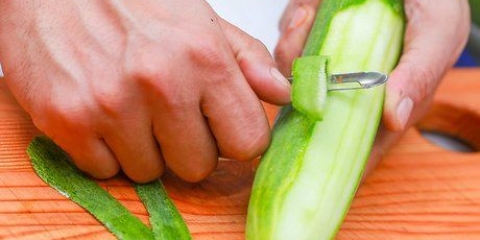 Haciendo tzatziki